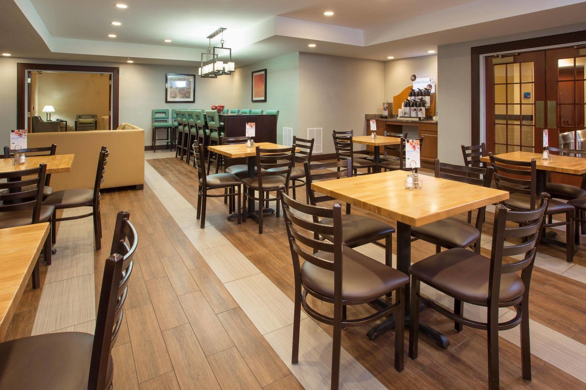 Holiday Inn Express Lexington Southwest Nicholasville By Ihg Exterior foto